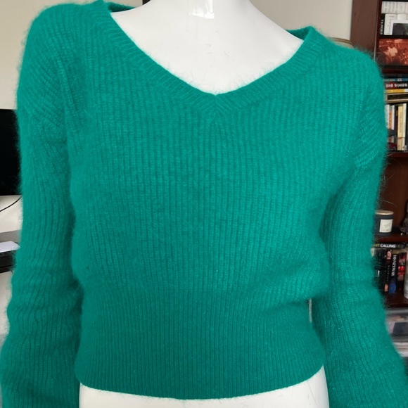 AILE Korean brand wool/ angora sweater- CUTE! - Picture 11 of 11